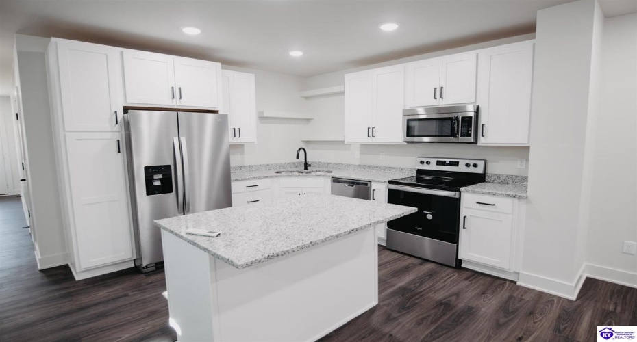 Henry Street, Elizabethtown, Kentucky 42701, ,3 BathroomsBathrooms,For Sale,Henry Street,HK24004189