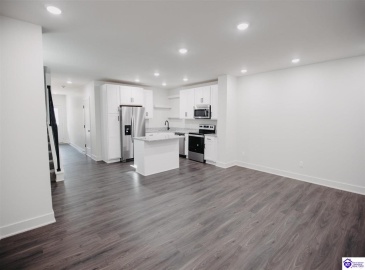 Henry Street, Elizabethtown, Kentucky 42701, ,3 BathroomsBathrooms,For Sale,Henry Street,HK24004189