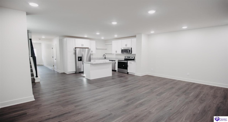 Henry Street, Elizabethtown, Kentucky 42701, ,3 BathroomsBathrooms,For Sale,Henry Street,HK24004189