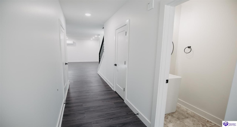 Henry Street, Elizabethtown, Kentucky 42701, ,3 BathroomsBathrooms,For Sale,Henry Street,HK24004189