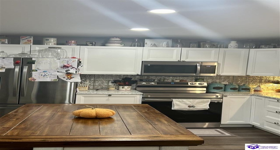 Hornback Farms Lane, Webster, Kentucky 40176, ,3 BathroomsBathrooms,For Sale,Hornback Farms Lane,HK24004193