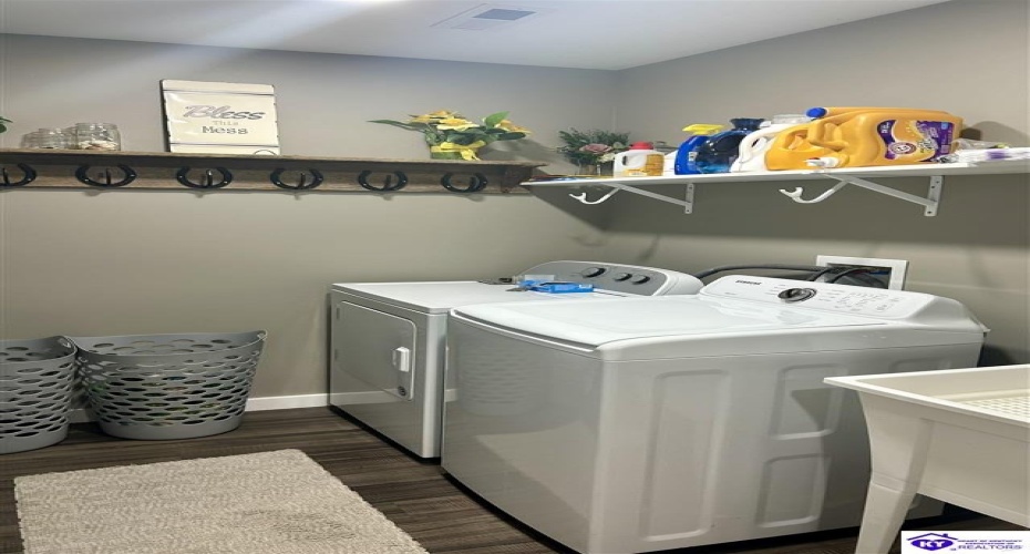 Hornback Farms Lane, Webster, Kentucky 40176, ,3 BathroomsBathrooms,For Sale,Hornback Farms Lane,HK24004193