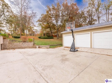 Dana Way, Vine Grove, Kentucky 40175, ,3 BathroomsBathrooms,For Sale,Dana Way,HK24004194