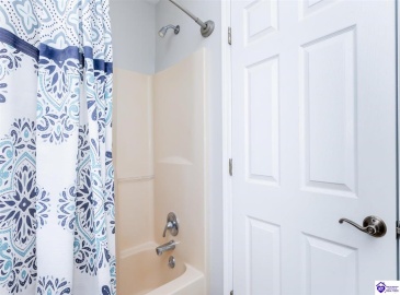 Dana Way, Vine Grove, Kentucky 40175, ,3 BathroomsBathrooms,For Sale,Dana Way,HK24004194