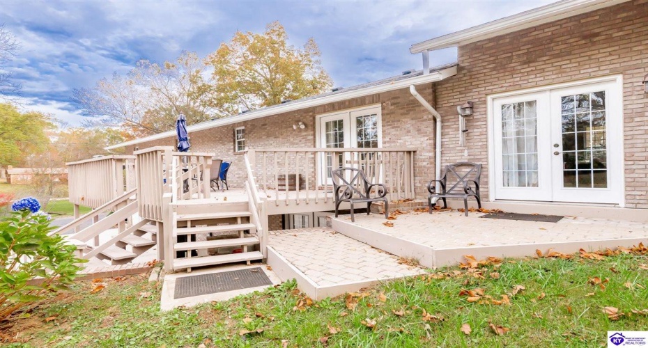 Dana Way, Vine Grove, Kentucky 40175, ,3 BathroomsBathrooms,For Sale,Dana Way,HK24004194