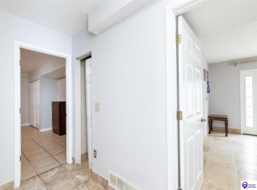 Dana Way, Vine Grove, Kentucky 40175, ,3 BathroomsBathrooms,For Sale,Dana Way,HK24004194