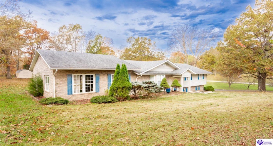 Dana Way, Vine Grove, Kentucky 40175, ,3 BathroomsBathrooms,For Sale,Dana Way,HK24004194