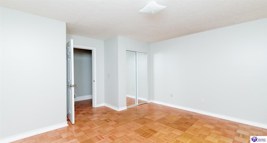 Dana Way, Vine Grove, Kentucky 40175, ,3 BathroomsBathrooms,For Sale,Dana Way,HK24004194