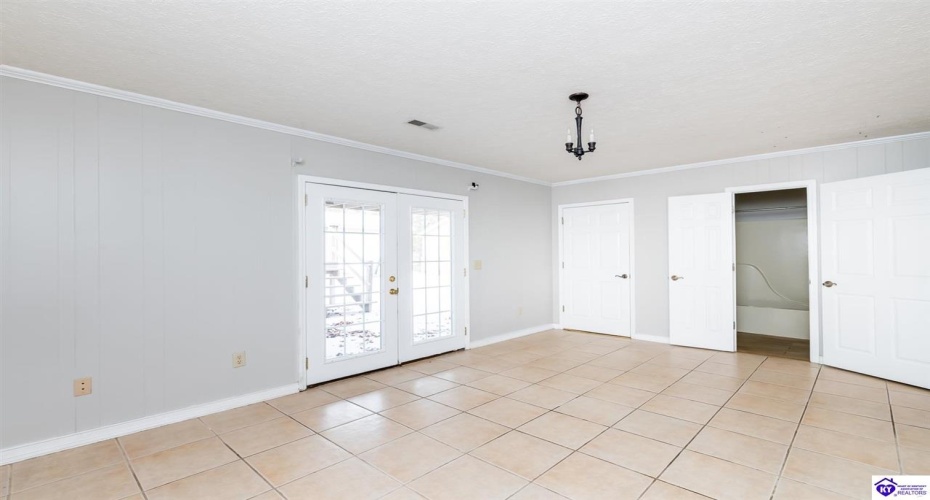 Dana Way, Vine Grove, Kentucky 40175, ,3 BathroomsBathrooms,For Sale,Dana Way,HK24004194