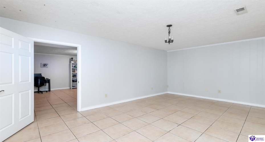 Dana Way, Vine Grove, Kentucky 40175, ,3 BathroomsBathrooms,For Sale,Dana Way,HK24004194