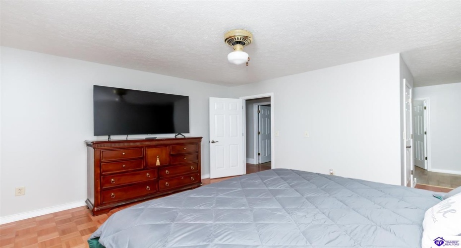 Dana Way, Vine Grove, Kentucky 40175, ,3 BathroomsBathrooms,For Sale,Dana Way,HK24004194