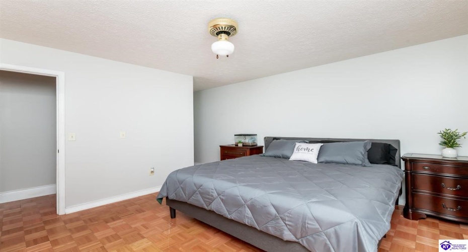 Dana Way, Vine Grove, Kentucky 40175, ,3 BathroomsBathrooms,For Sale,Dana Way,HK24004194