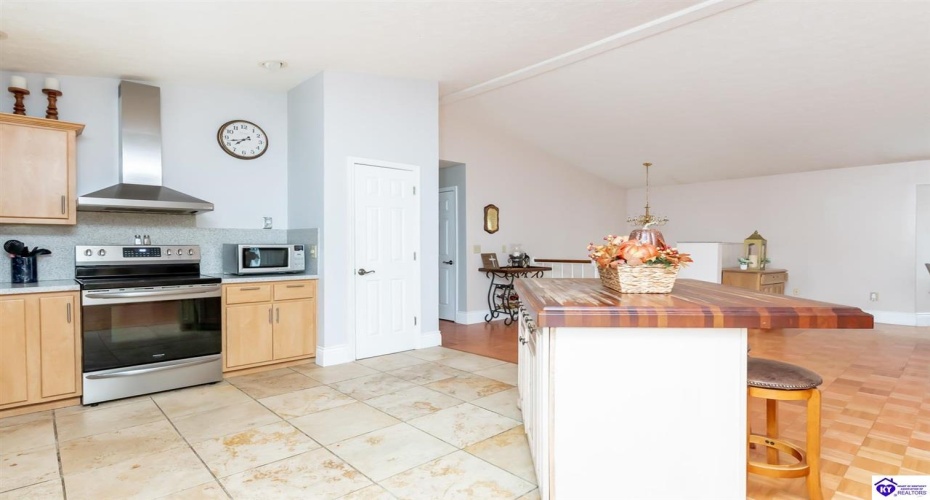 Dana Way, Vine Grove, Kentucky 40175, ,3 BathroomsBathrooms,For Sale,Dana Way,HK24004194