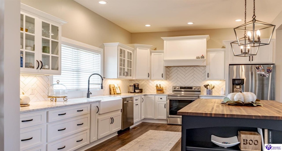 St John Road, Elizabethtown, Kentucky 42701, ,4 BathroomsBathrooms,For Sale,St John Road,HK24004195