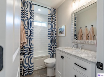 St John Road, Elizabethtown, Kentucky 42701, ,4 BathroomsBathrooms,For Sale,St John Road,HK24004195