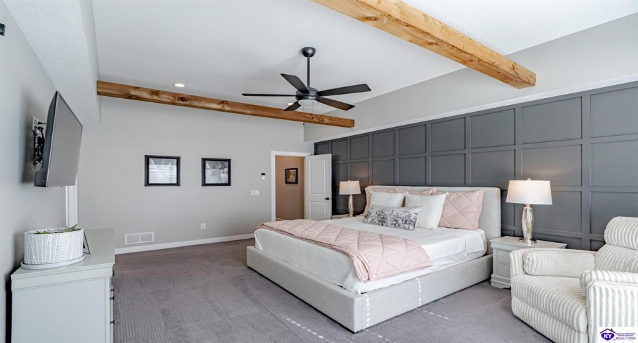 St John Road, Elizabethtown, Kentucky 42701, ,4 BathroomsBathrooms,For Sale,St John Road,HK24004195