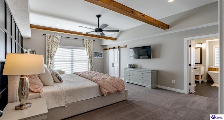 St John Road, Elizabethtown, Kentucky 42701, ,4 BathroomsBathrooms,For Sale,St John Road,HK24004195