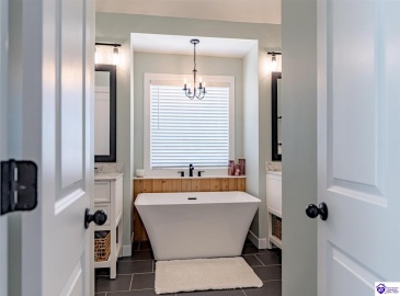 St John Road, Elizabethtown, Kentucky 42701, ,4 BathroomsBathrooms,For Sale,St John Road,HK24004195