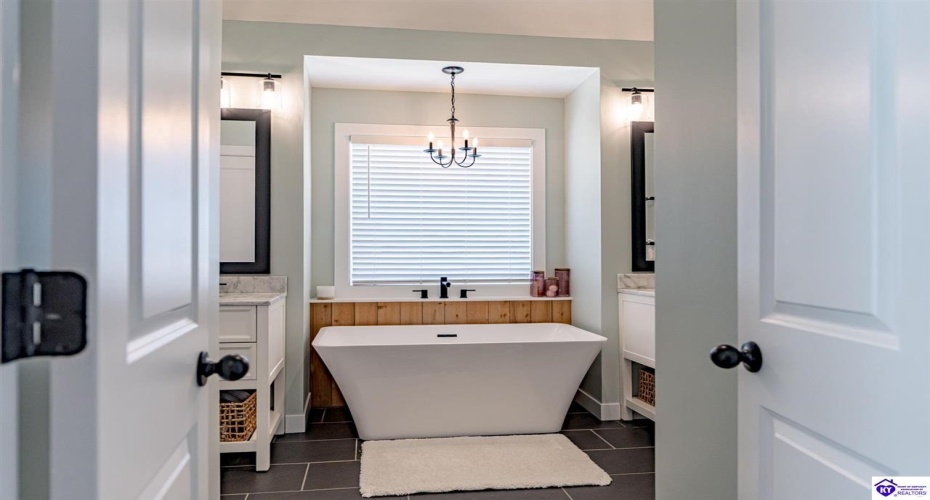 St John Road, Elizabethtown, Kentucky 42701, ,4 BathroomsBathrooms,For Sale,St John Road,HK24004195