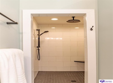 St John Road, Elizabethtown, Kentucky 42701, ,4 BathroomsBathrooms,For Sale,St John Road,HK24004195