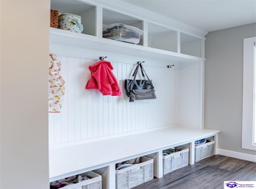 St John Road, Elizabethtown, Kentucky 42701, ,4 BathroomsBathrooms,For Sale,St John Road,HK24004195