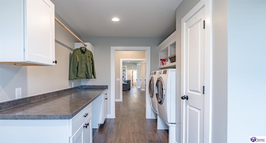 St John Road, Elizabethtown, Kentucky 42701, ,4 BathroomsBathrooms,For Sale,St John Road,HK24004195