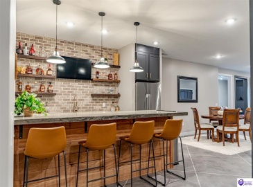 St John Road, Elizabethtown, Kentucky 42701, ,4 BathroomsBathrooms,For Sale,St John Road,HK24004195