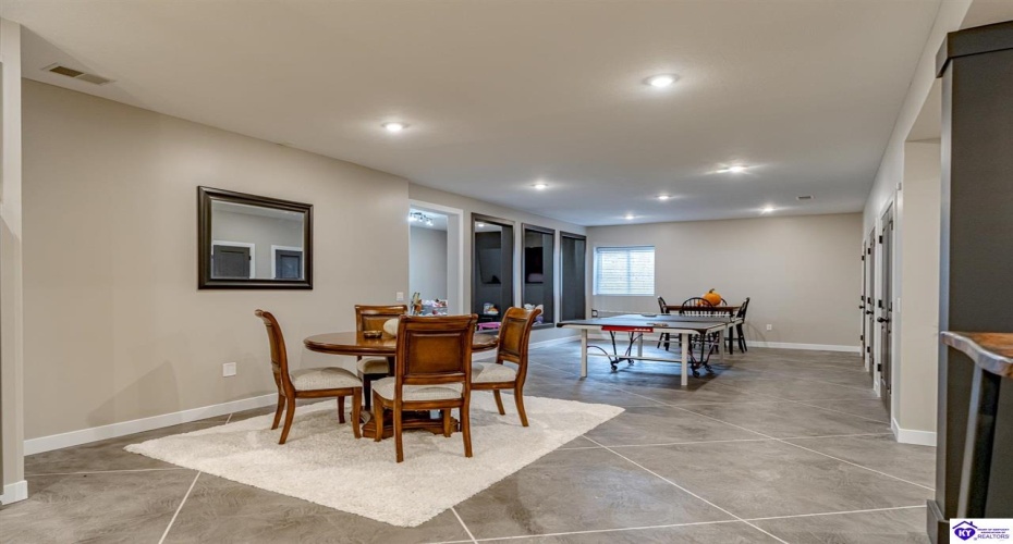 St John Road, Elizabethtown, Kentucky 42701, ,4 BathroomsBathrooms,For Sale,St John Road,HK24004195