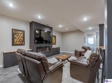 St John Road, Elizabethtown, Kentucky 42701, ,4 BathroomsBathrooms,For Sale,St John Road,HK24004195