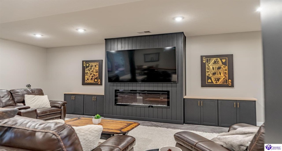 St John Road, Elizabethtown, Kentucky 42701, ,4 BathroomsBathrooms,For Sale,St John Road,HK24004195