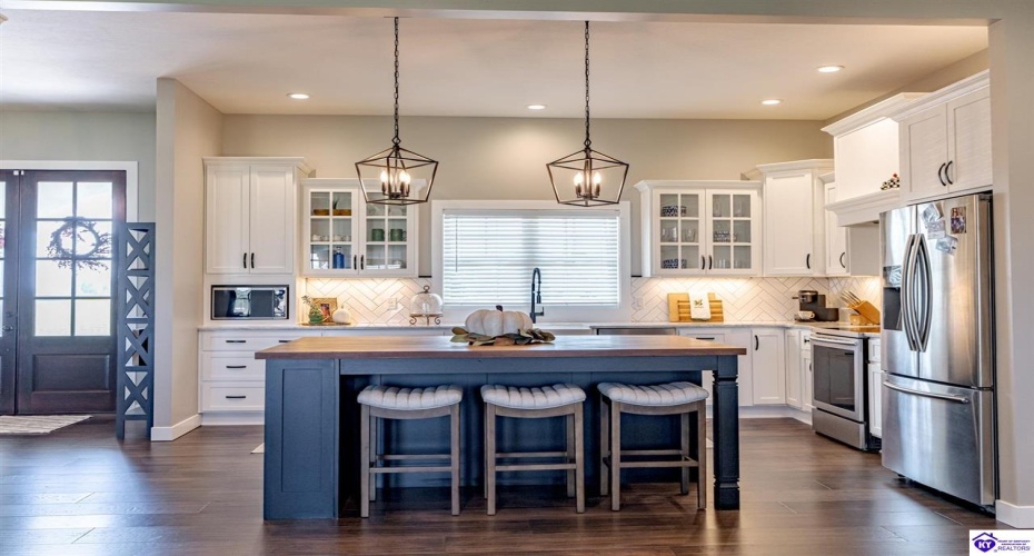 St John Road, Elizabethtown, Kentucky 42701, ,4 BathroomsBathrooms,For Sale,St John Road,HK24004195