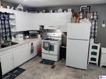 Summersville Road, Greensburg, Kentucky 42743, ,1 BathroomBathrooms,For Sale,Summersville Road,HK24004198