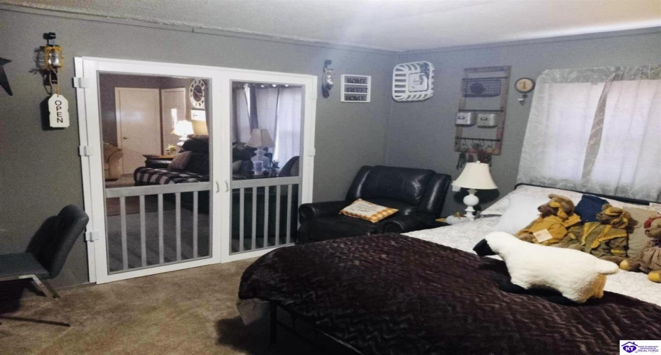 Summersville Road, Greensburg, Kentucky 42743, ,1 BathroomBathrooms,For Sale,Summersville Road,HK24004198