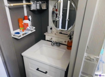 Summersville Road, Greensburg, Kentucky 42743, ,1 BathroomBathrooms,For Sale,Summersville Road,HK24004198