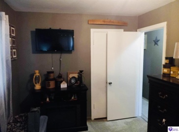 Summersville Road, Greensburg, Kentucky 42743, ,1 BathroomBathrooms,For Sale,Summersville Road,HK24004198