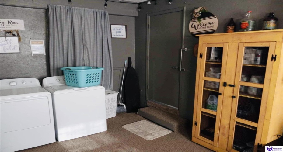 Summersville Road, Greensburg, Kentucky 42743, ,1 BathroomBathrooms,For Sale,Summersville Road,HK24004198