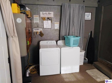 Summersville Road, Greensburg, Kentucky 42743, ,1 BathroomBathrooms,For Sale,Summersville Road,HK24004198