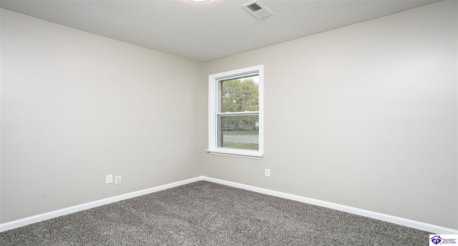 Anderson Court, Radcliff, Kentucky 40160, ,2 BathroomsBathrooms,For Sale,Anderson Court,HK24004199