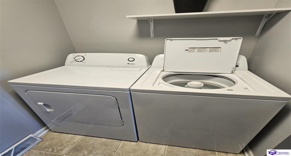 Greenbriar Court, Campbellsville, Kentucky 42718, ,1 BathroomBathrooms,For Sale,Greenbriar Court,HK24004201