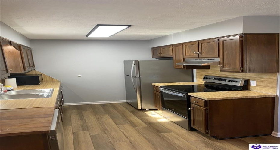 Greenbriar Court, Campbellsville, Kentucky 42718, ,1 BathroomBathrooms,For Sale,Greenbriar Court,HK24004201