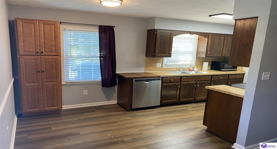 Greenbriar Court, Campbellsville, Kentucky 42718, ,1 BathroomBathrooms,For Sale,Greenbriar Court,HK24004201