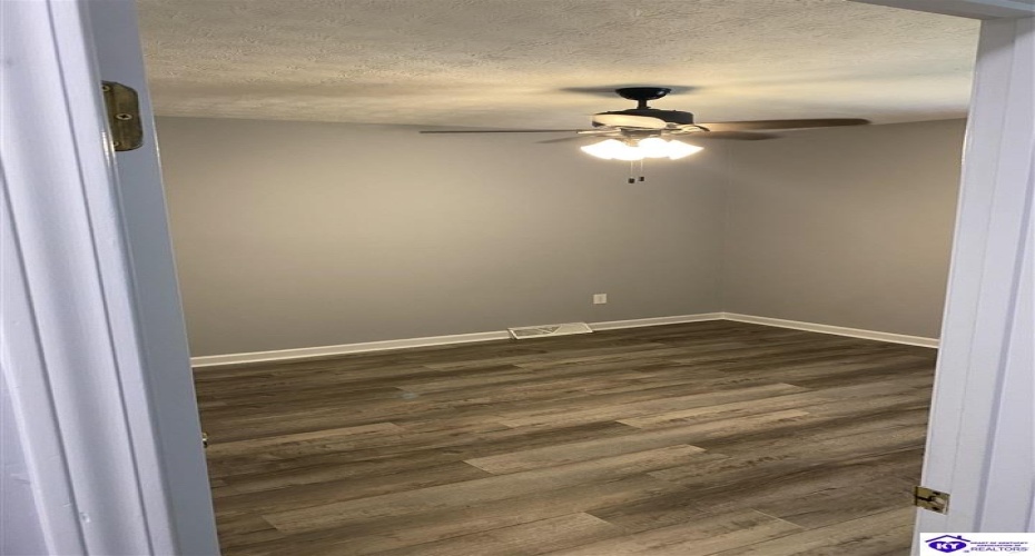 Greenbriar Court, Campbellsville, Kentucky 42718, ,1 BathroomBathrooms,For Sale,Greenbriar Court,HK24004201