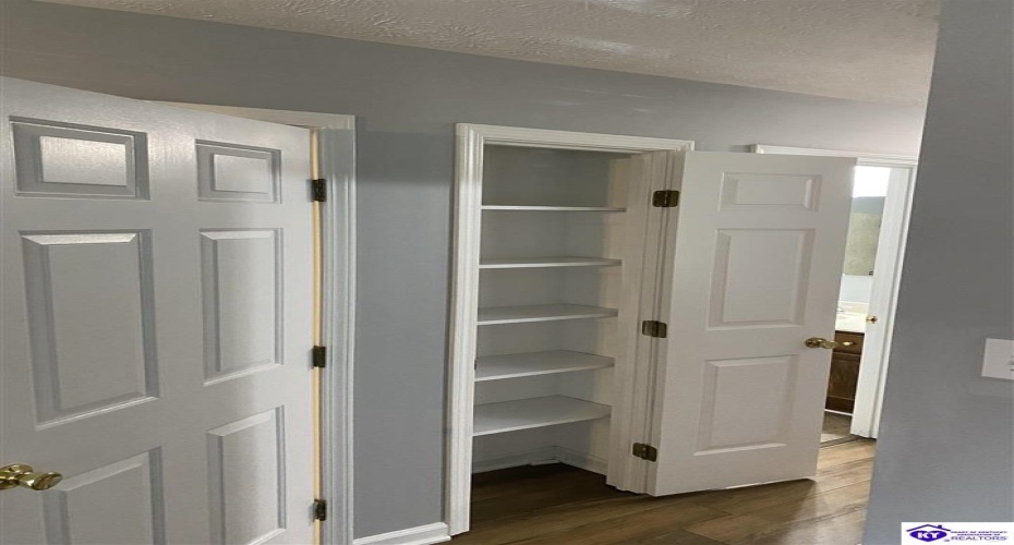 Greenbriar Court, Campbellsville, Kentucky 42718, ,1 BathroomBathrooms,For Sale,Greenbriar Court,HK24004201