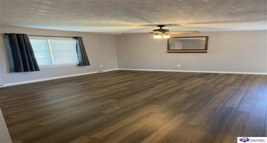 Greenbriar Court, Campbellsville, Kentucky 42718, ,1 BathroomBathrooms,For Sale,Greenbriar Court,HK24004201