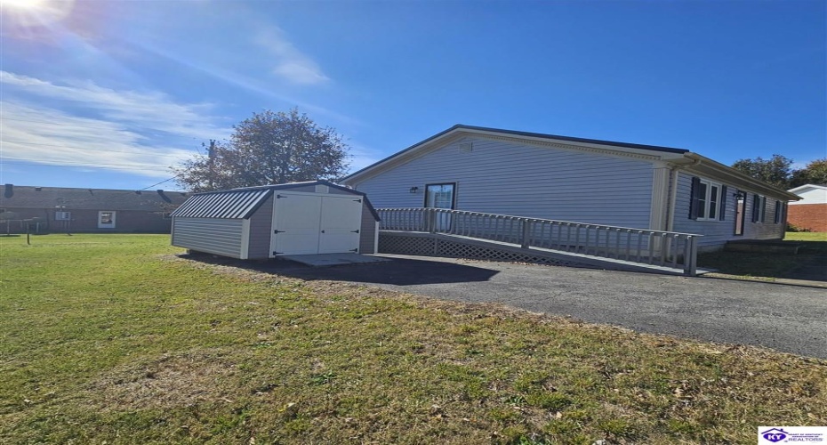 Greenbriar Court, Campbellsville, Kentucky 42718, ,1 BathroomBathrooms,For Sale,Greenbriar Court,HK24004201