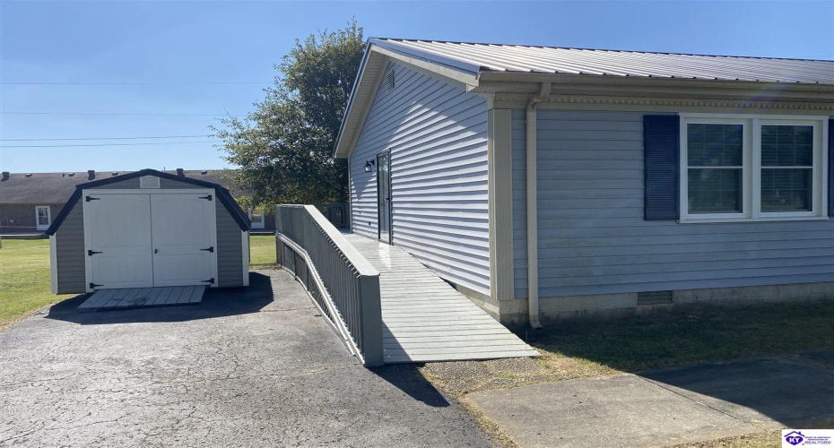 Greenbriar Court, Campbellsville, Kentucky 42718, ,1 BathroomBathrooms,For Sale,Greenbriar Court,HK24004201