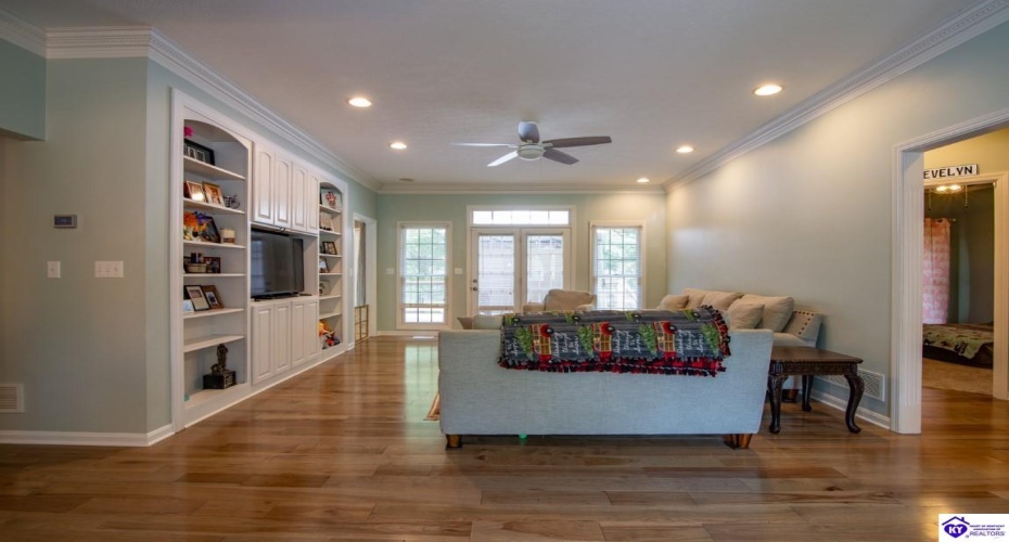 St Andrews Road, Brandenburg, Kentucky 40108, ,4 BathroomsBathrooms,For Sale,St Andrews Road,HK24001424