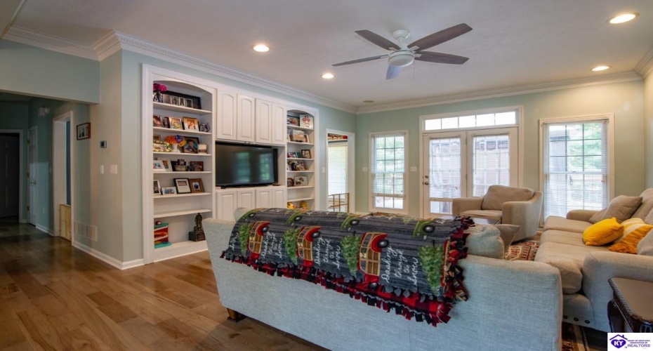 St Andrews Road, Brandenburg, Kentucky 40108, ,4 BathroomsBathrooms,For Sale,St Andrews Road,HK24001424