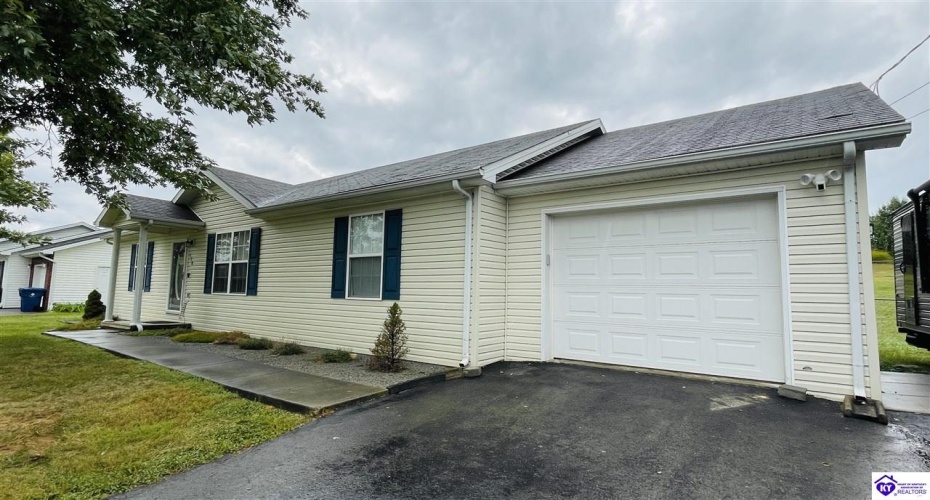 Cheyenne Drive, Campbellsville, Kentucky 42718, ,2 BathroomsBathrooms,For Sale,Cheyenne Drive,HK24003600