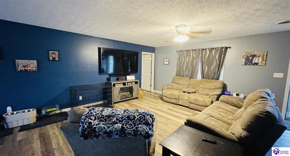 Cheyenne Drive, Campbellsville, Kentucky 42718, ,2 BathroomsBathrooms,For Sale,Cheyenne Drive,HK24003600